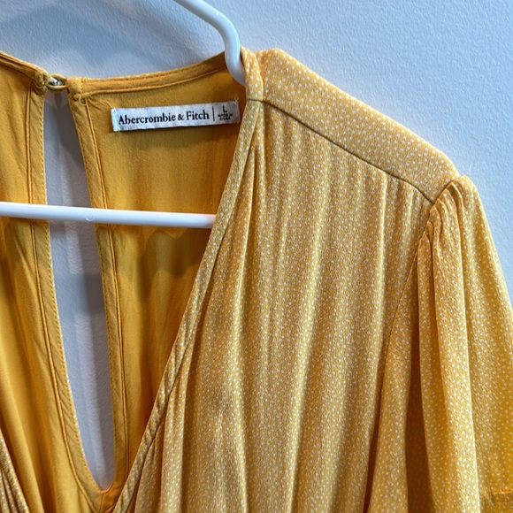 Abercrombie Yellow and white polka dot romper - Picture 2 of 3